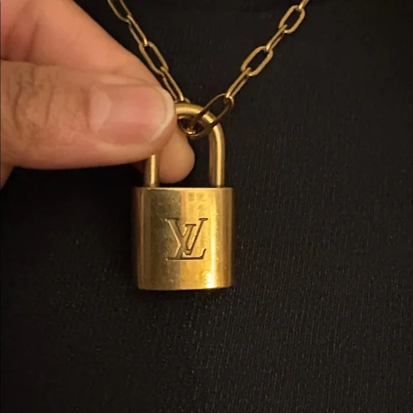 Authentic LV Lock NO key w/ unbranded chain- #314 - Picture 2 of 7